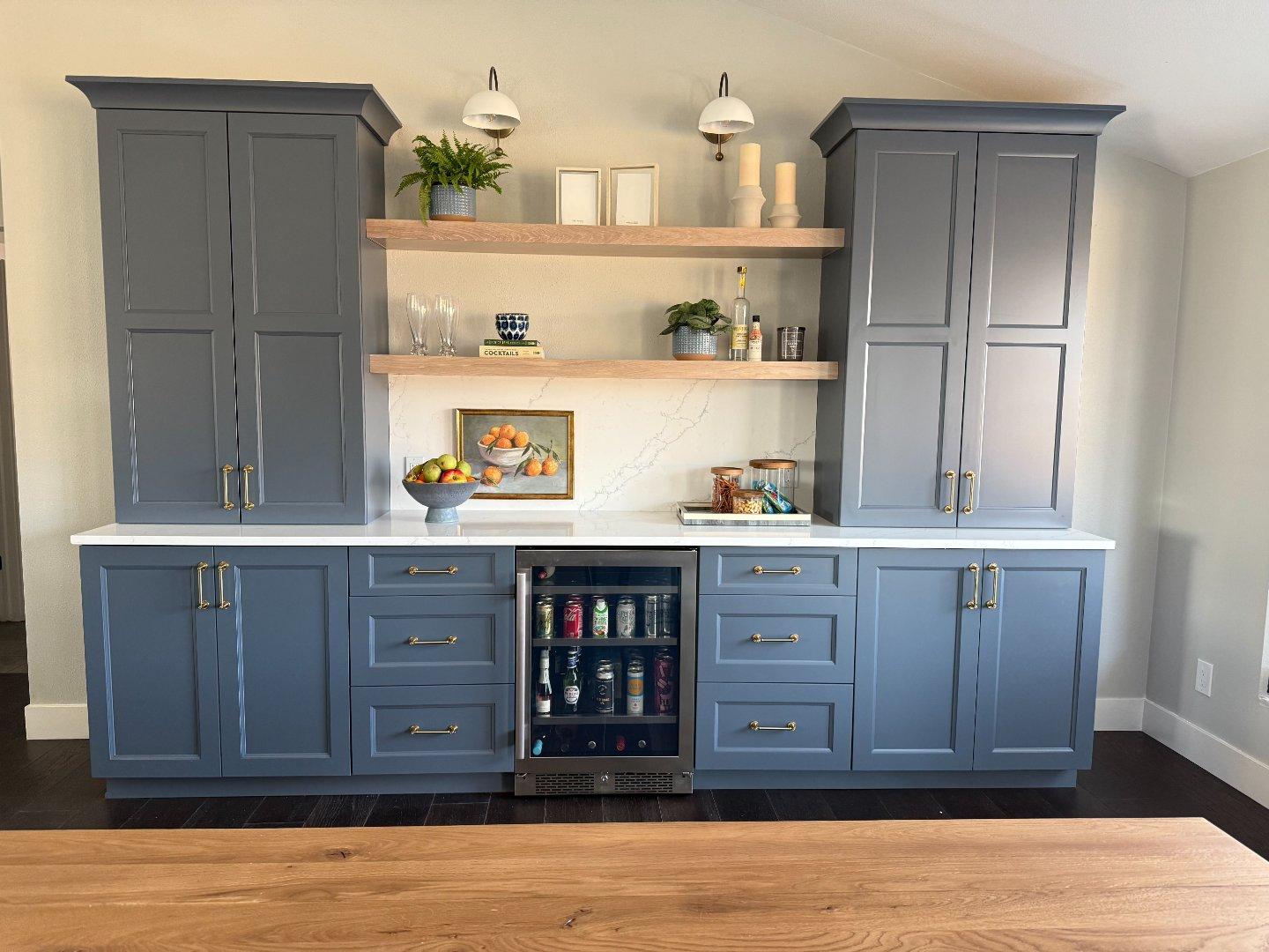 Blue_hutch